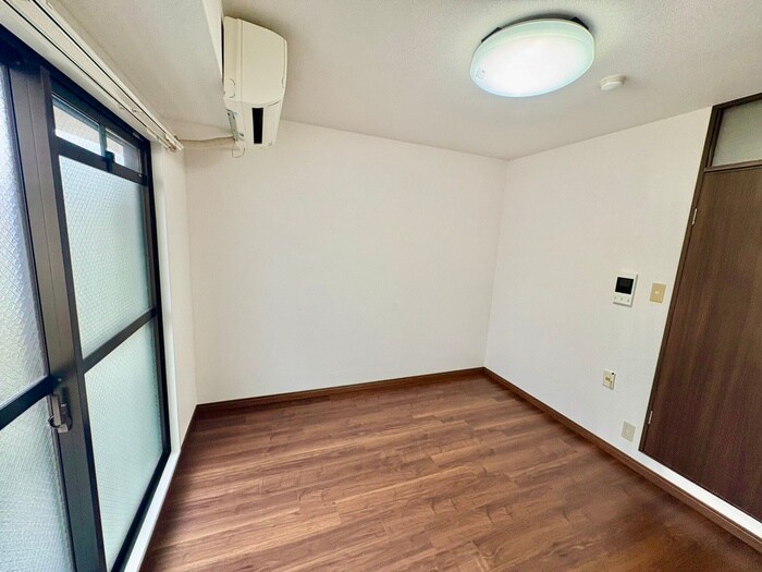 物件内観写真11　(居室)