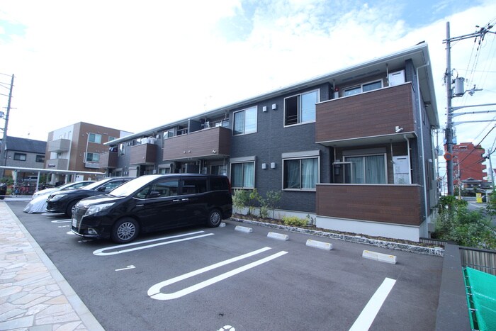 物件外観写真3　(駐車場)