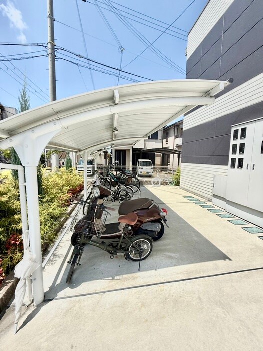 物件外観写真5　(駐輪場)