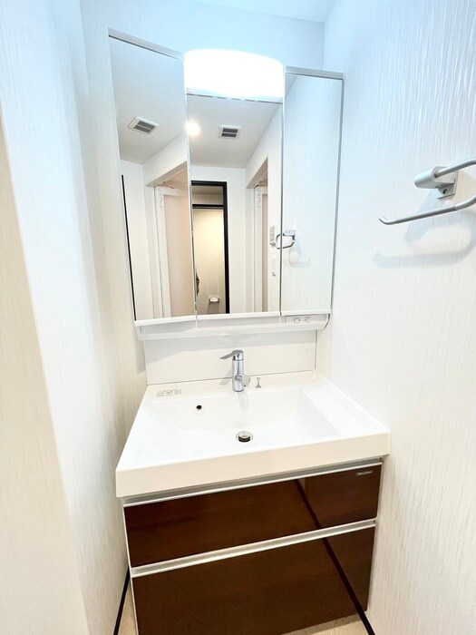 物件内観写真11　(洗面)