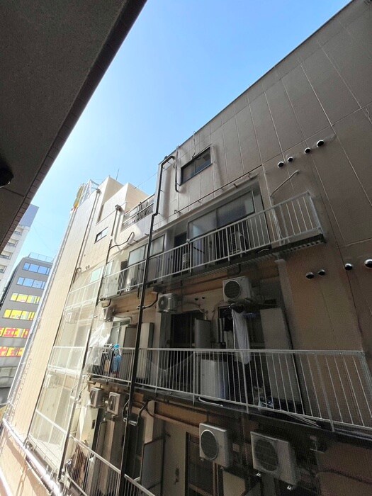 物件内観写真16　(室内からの展望)