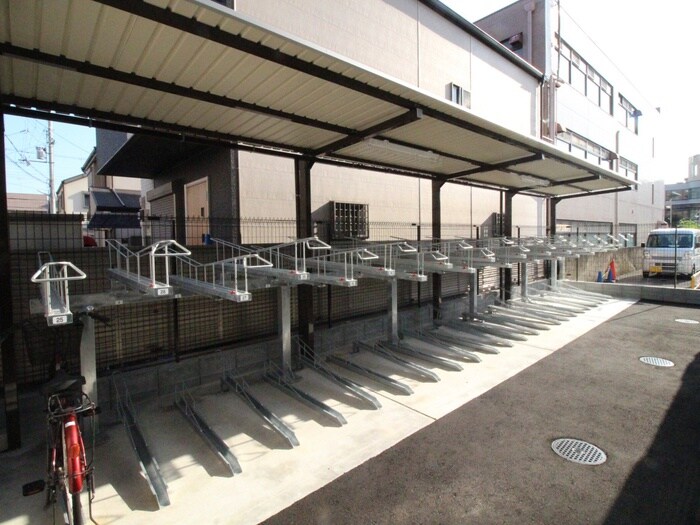 物件外観写真3　(駐輪場)
