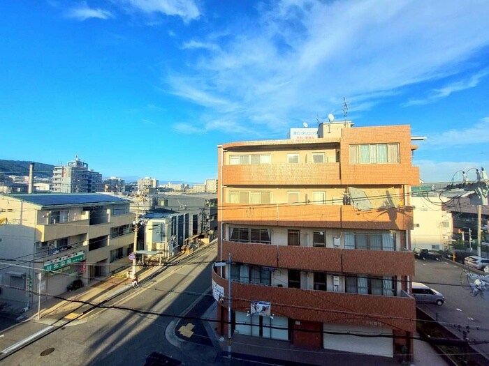 物件内観写真16　(室内からの展望)