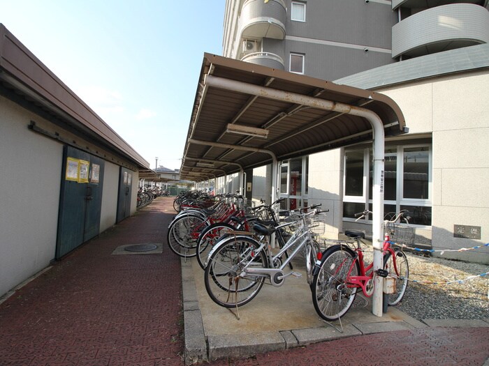 物件外観写真4　(駐輪場)