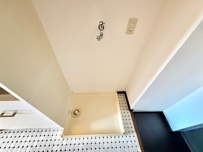 物件内観写真16　(洗濯機置場)