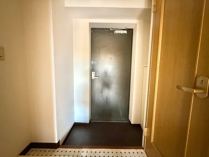 物件内観写真17　(玄関)