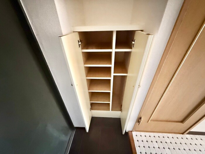 物件内観写真18　(靴箱)