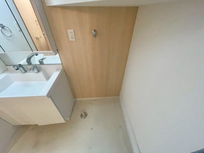 物件内観写真10　(洗濯機置場)