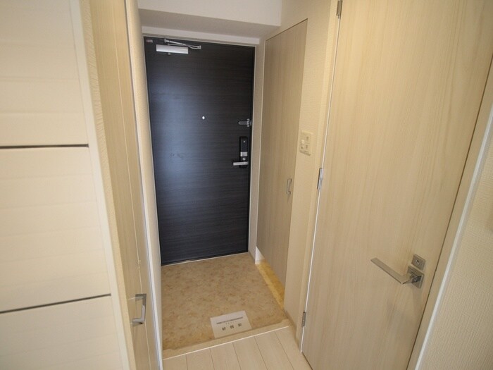 物件内観写真15　(玄関)