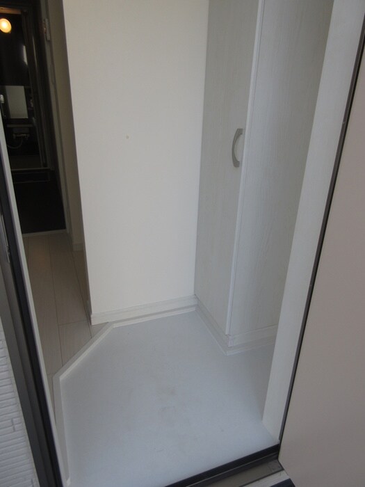 物件内観写真10　(玄関)