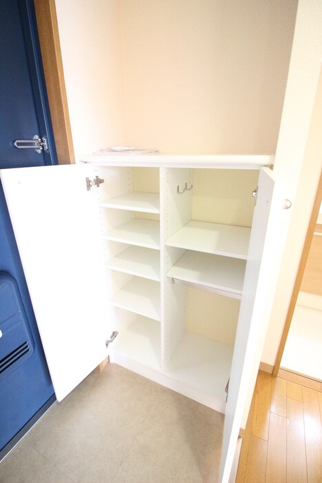 物件内観写真13　(靴箱)