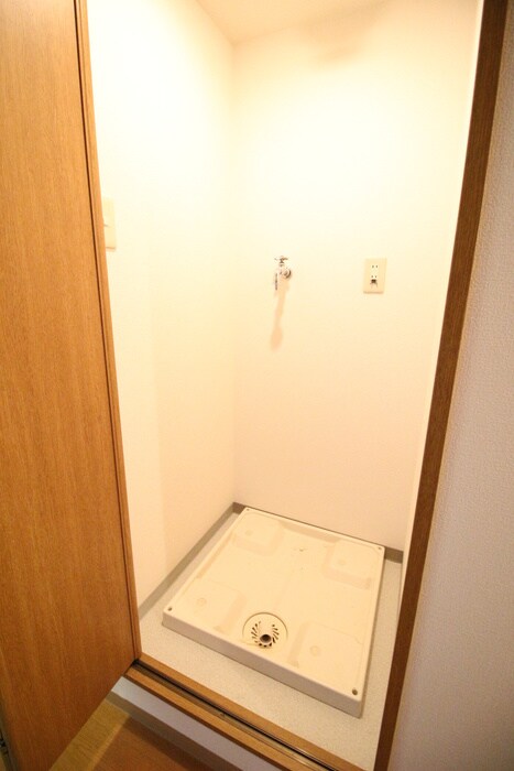 物件内観写真15　(洗濯機置場)