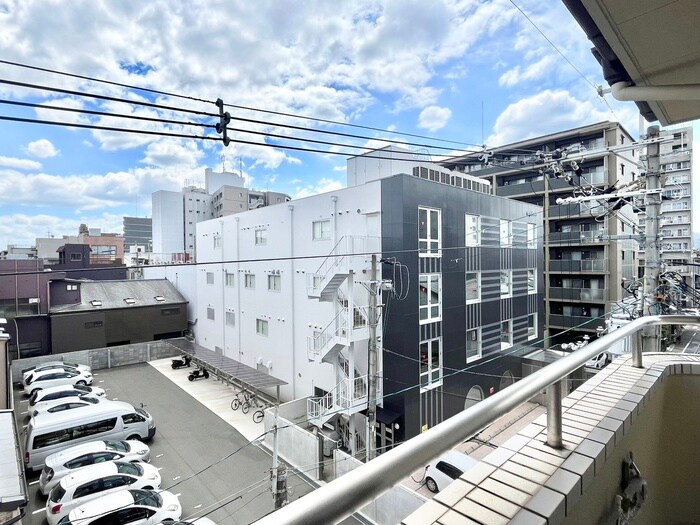 物件内観写真22　(室内からの展望)