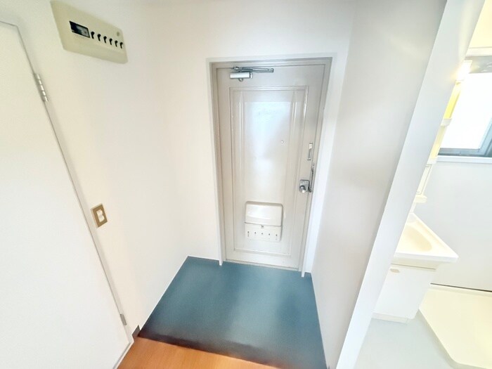 物件内観写真14　(玄関)