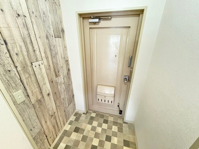 物件内観写真14　(玄関)