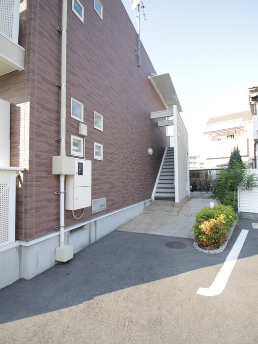 物件外観写真5　(エントランス部分)