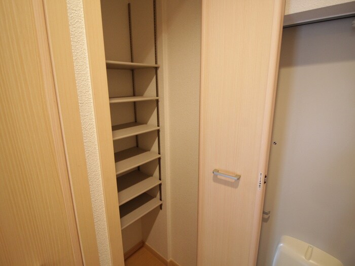 物件内観写真15　(靴箱)