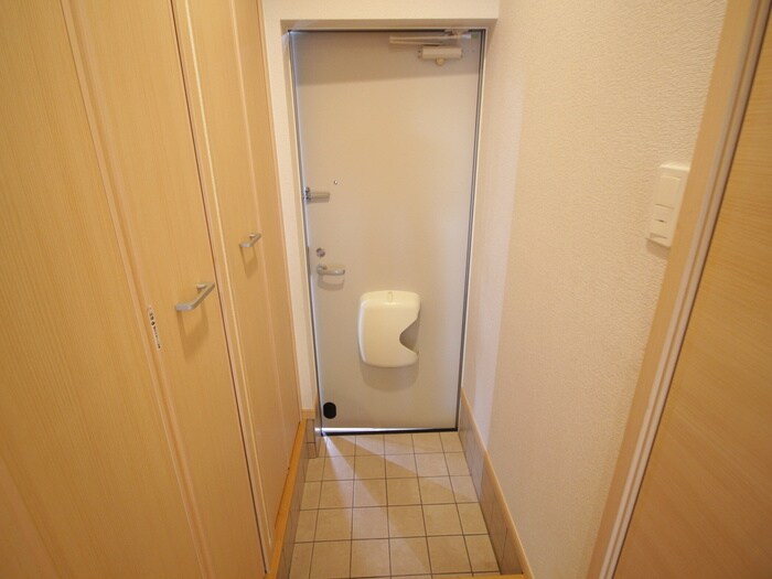 物件内観写真19　(玄関)