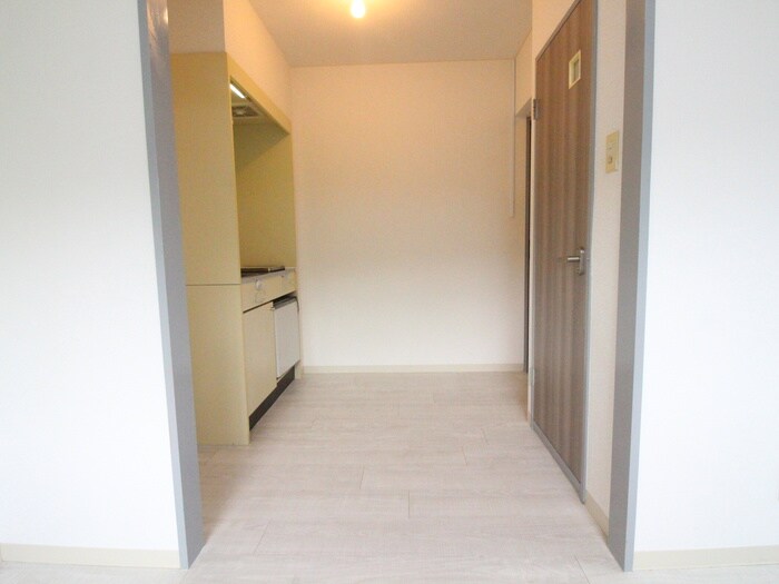 物件内観写真17　(廊下)