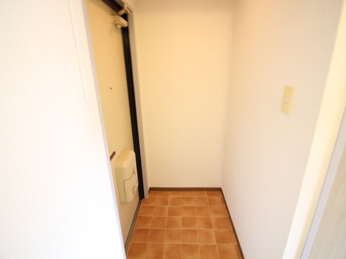物件内観写真18　(玄関)