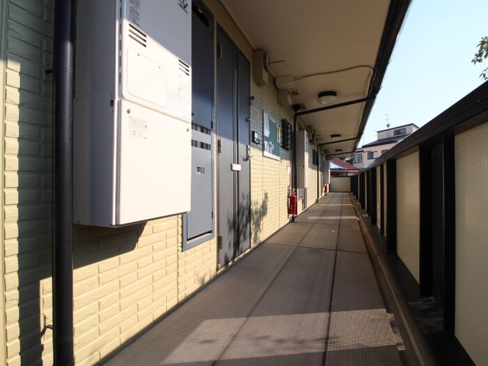 物件外観写真5　(エントランス部分)