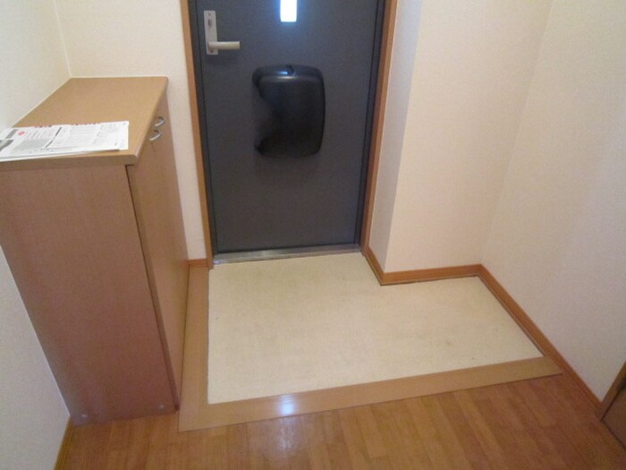 物件内観写真11　(玄関)