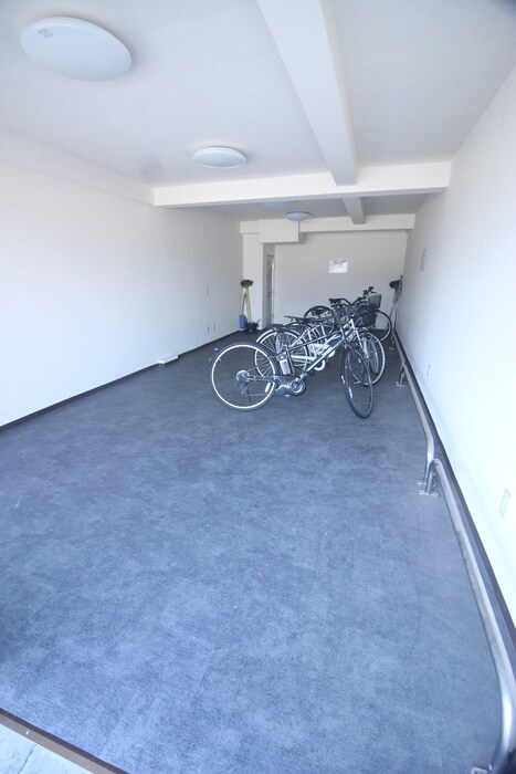 物件外観写真6　(駐輪場)