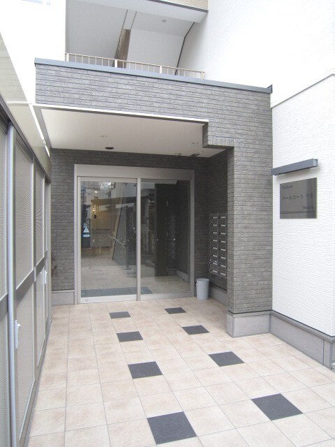 物件外観写真3　(エントランス部分)