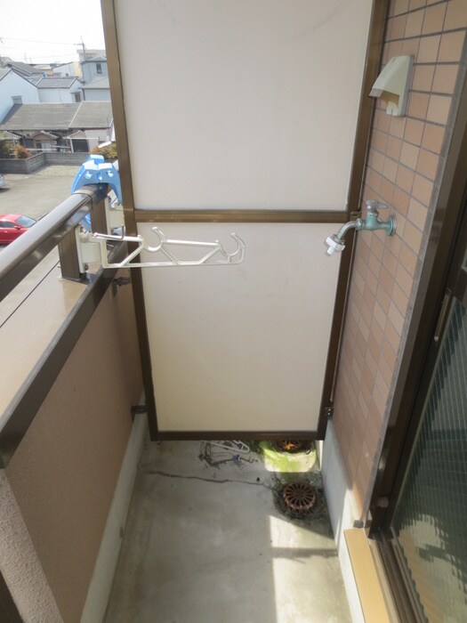 物件内観写真16　(洗濯機置場)