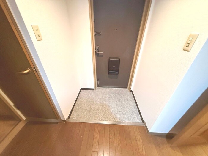 物件内観写真21　(玄関)
