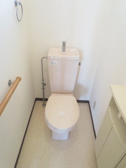 物件内観写真8　(トイレ)