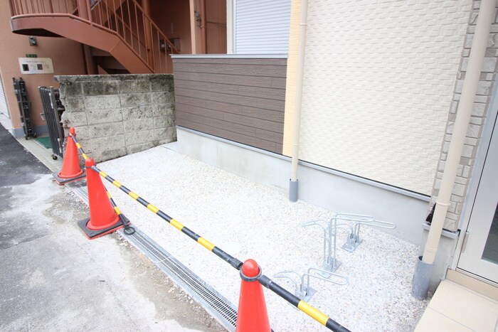 物件外観写真3　(駐輪場)