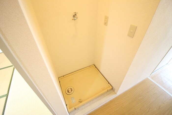 物件内観写真17　(洗濯機置場)