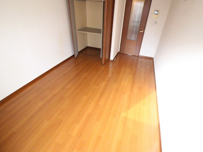 物件内観写真4　(居室)