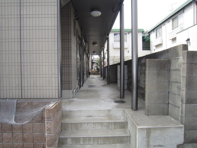 物件外観写真3　(エントランス部分)