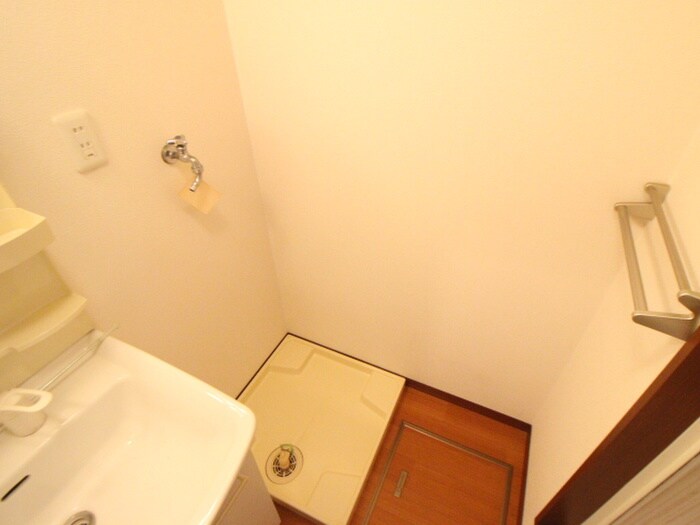 物件内観写真8　(洗濯機置場)