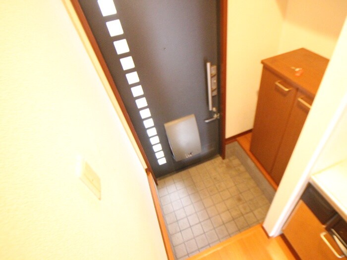 物件内観写真15　(玄関)