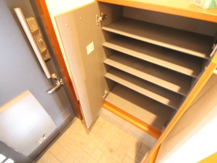物件内観写真16　(靴箱)