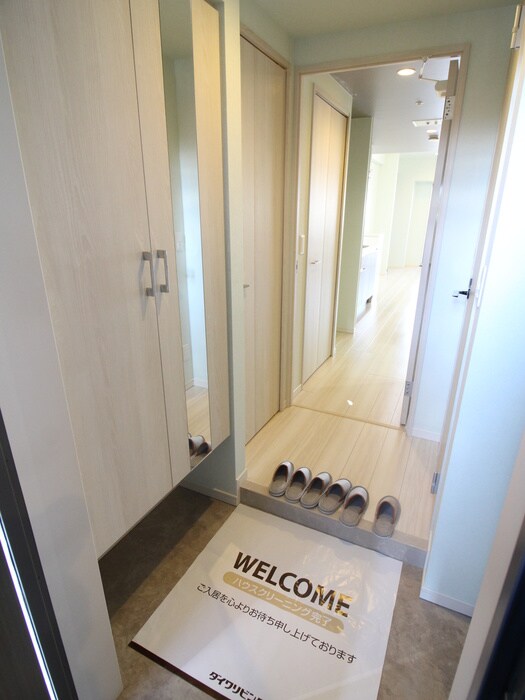 物件内観写真6　(玄関)