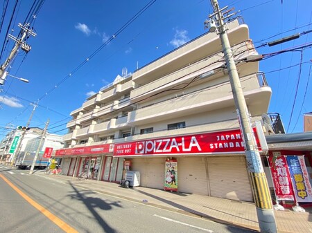 メゾンドール六万寺外観写真