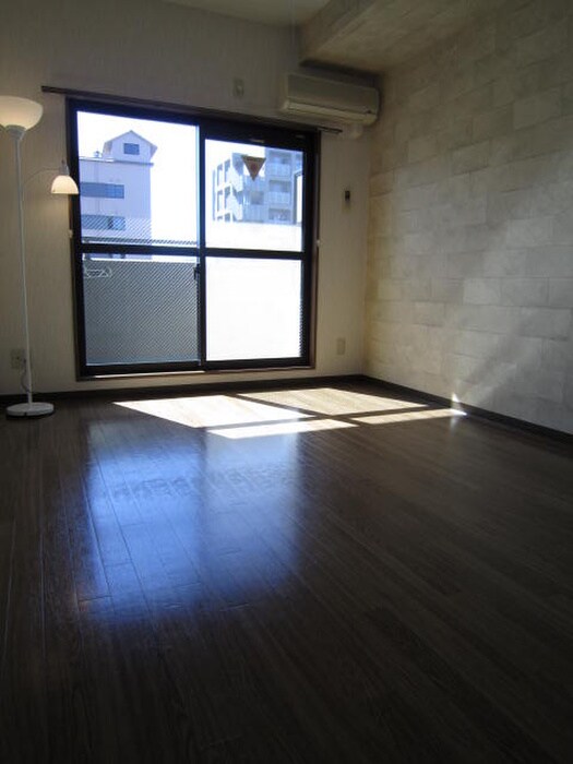 物件内観写真13　(室内からの展望)