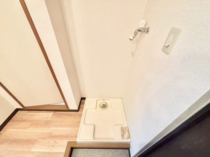 物件内観写真13　(洗濯機置場)