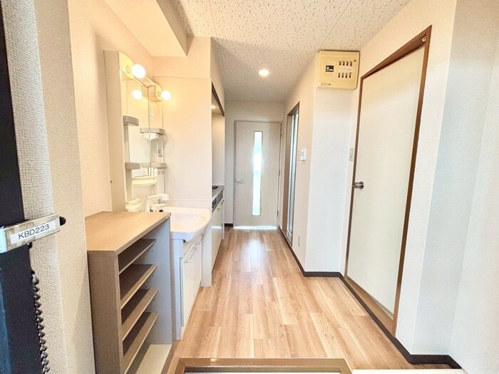 物件内観写真16　(廊下)