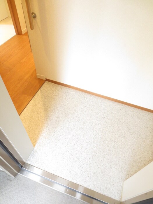 物件内観写真7　(玄関)