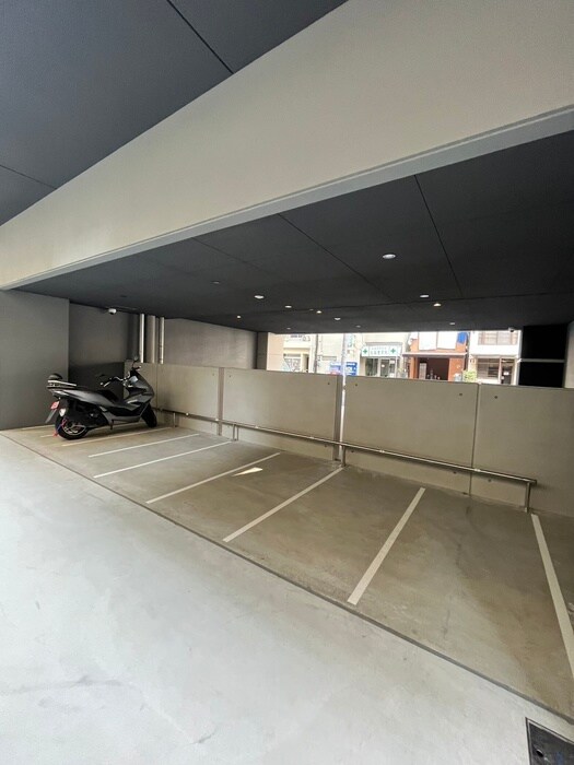 物件外観写真5　(駐輪場)