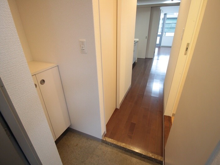 物件内観写真4　(廊下)
