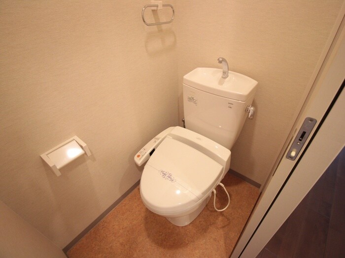 物件内観写真8　(トイレ)