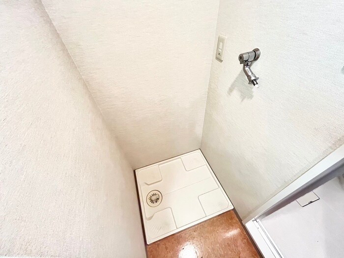 物件内観写真15　(洗濯機置場)