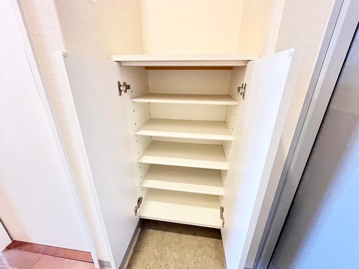 物件内観写真16　(靴箱)