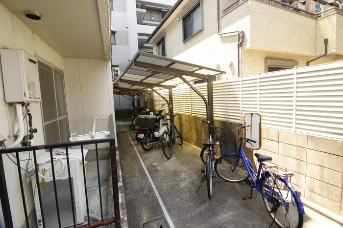 物件外観写真5　(駐輪場)